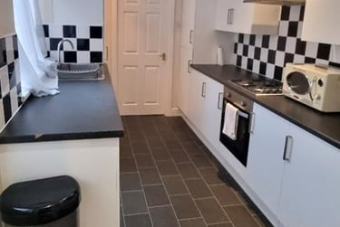 2 bed flat, Simonside Terrace, Heaton, Newcastle, NE65JY - Image 5
